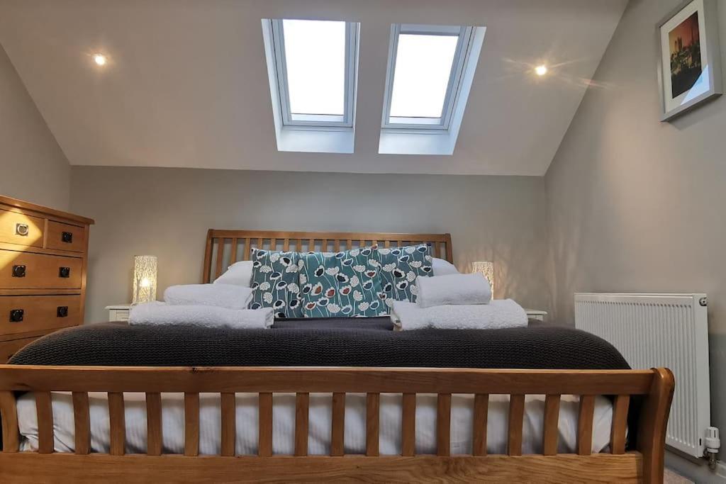 3 Bedroom Townhouse, Free Parking Йорк Экстерьер фото
