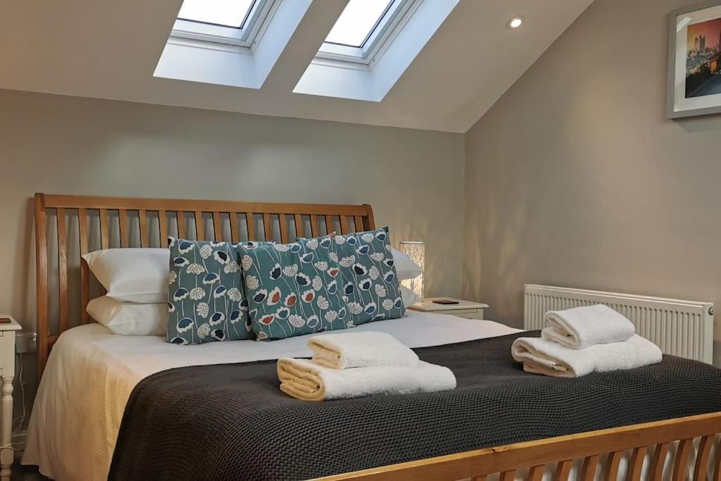 3 Bedroom Townhouse, Free Parking Йорк Экстерьер фото